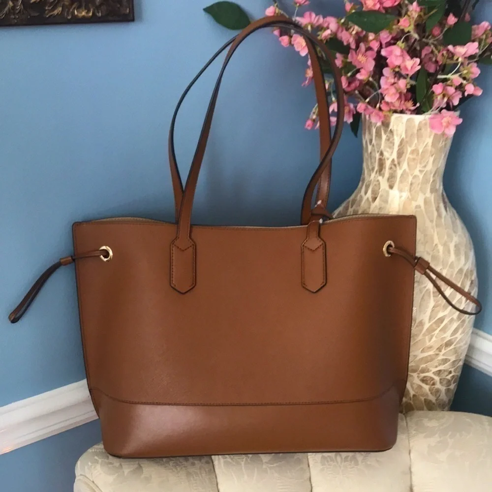 Brand New Michael Kors Leather Lg Drawstring Tote